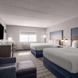 Deluxe Queen Room Mobility Access or Non-Smoking